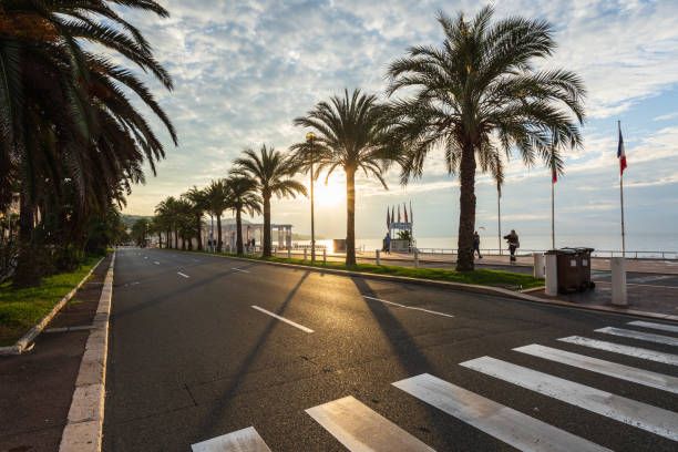 Sunlight exposure to adjust circadian rhythm after travel